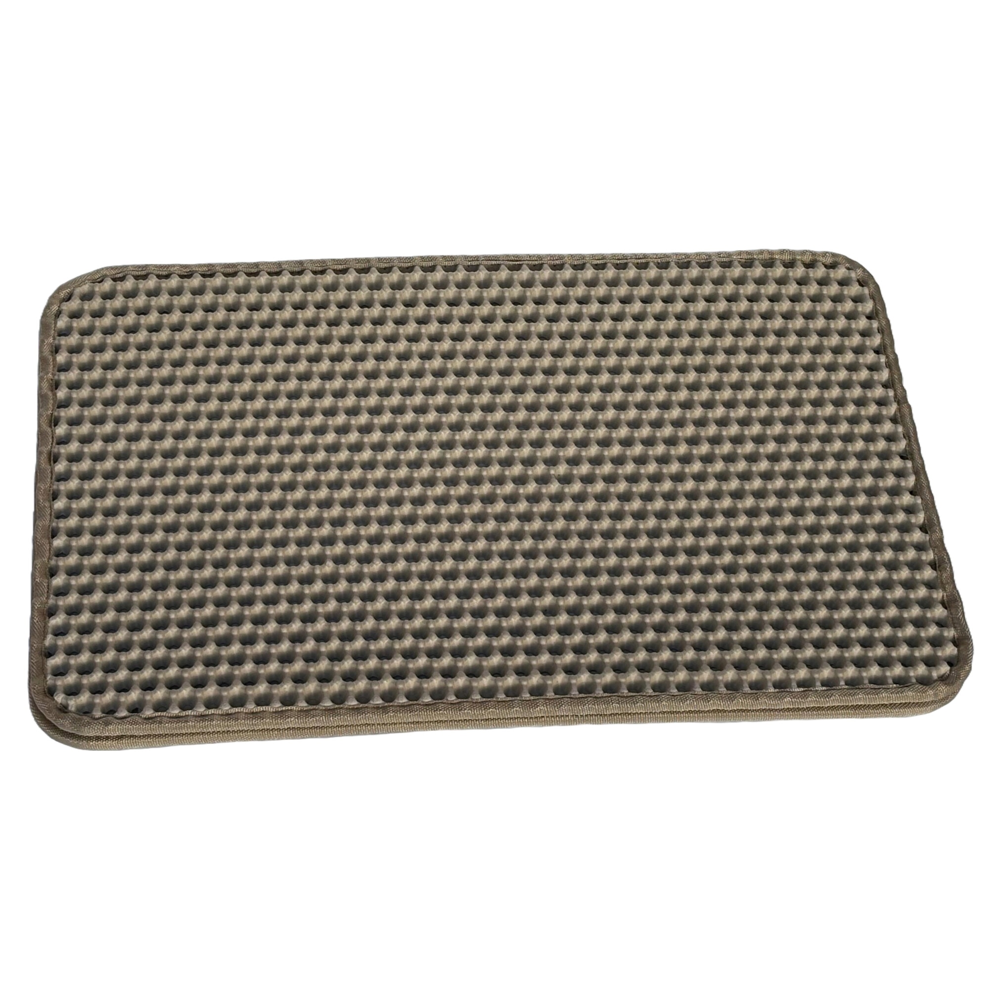 Imagine pentru Covor litiera cu strat dublu tip fagure pentru colectarea granulelor de nisip, lavabil si igienic, 45 x 30 cm, bej